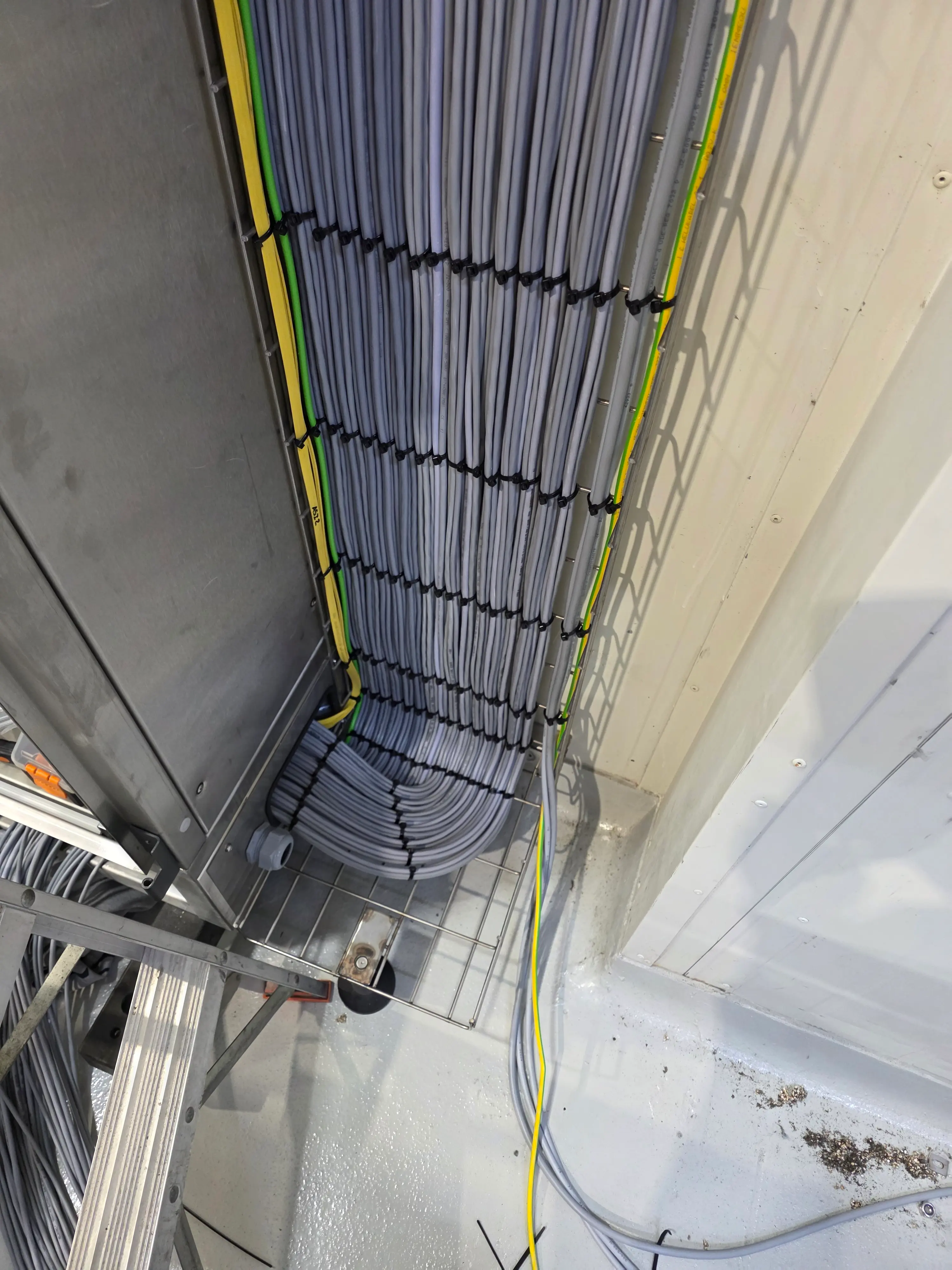 Cable Tray 1